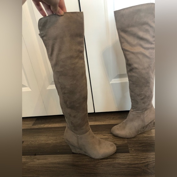 Francesca’s Knee High Heeled Boots - Picture 6 of 12
